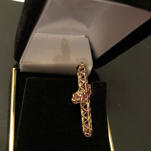 Pink ruby cross pennant - Picture 2 of 3
